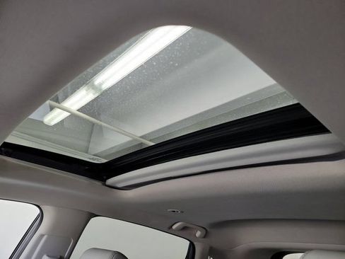 Certified 2025 Honda HR-V EX-L image 33