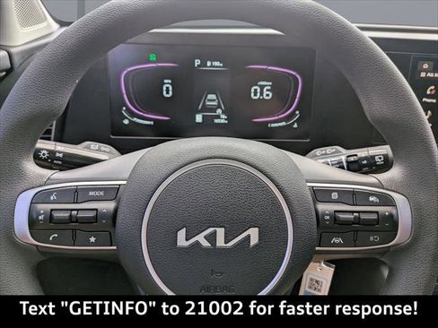 Used 2025 Kia Sportage LX FWD image 33