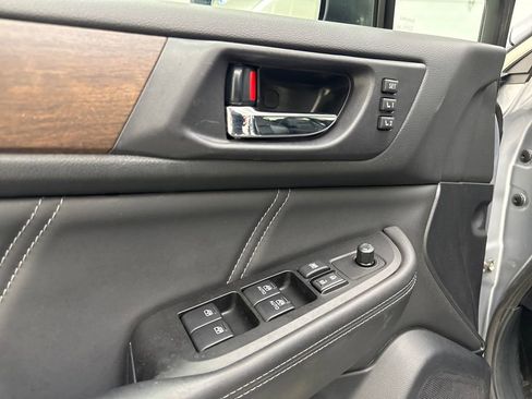 Used 2018 Subaru Outback 2.5i Limited AWD/4WD image 12