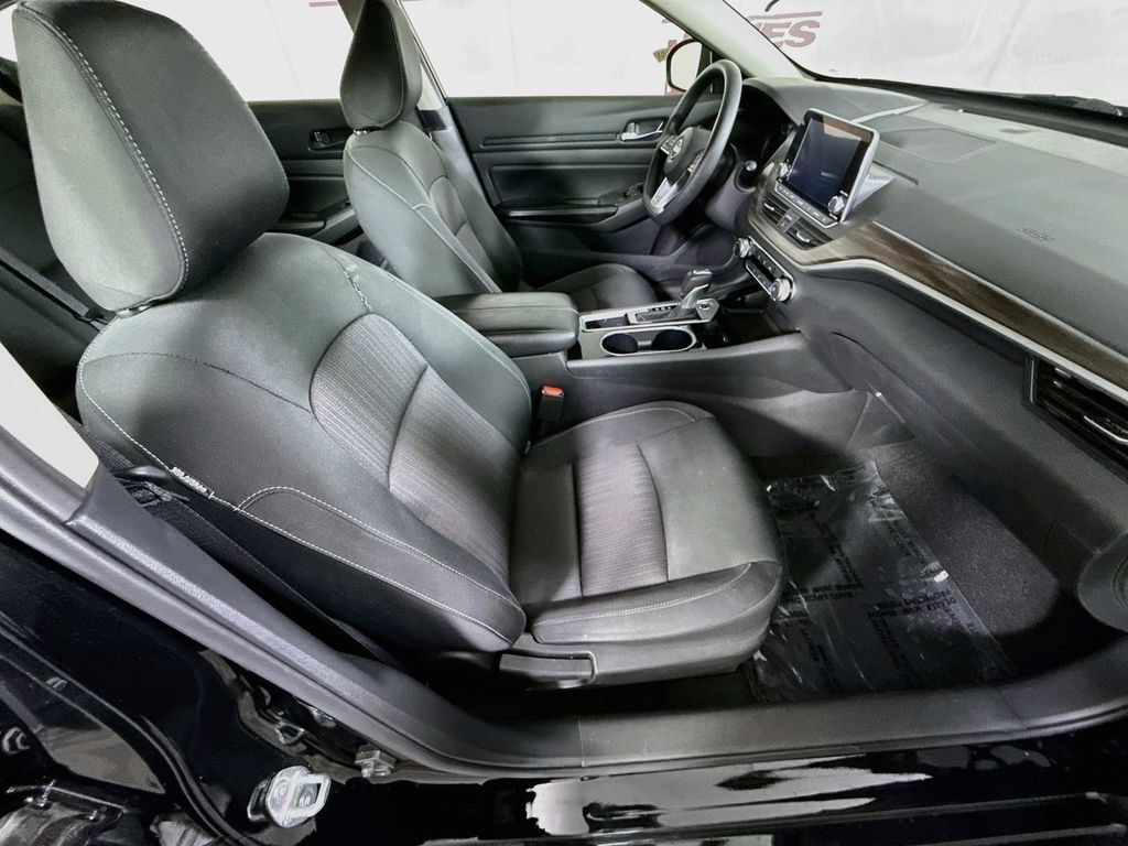 Certified 2024 Nissan Altima 2.5 SV FWD image 29