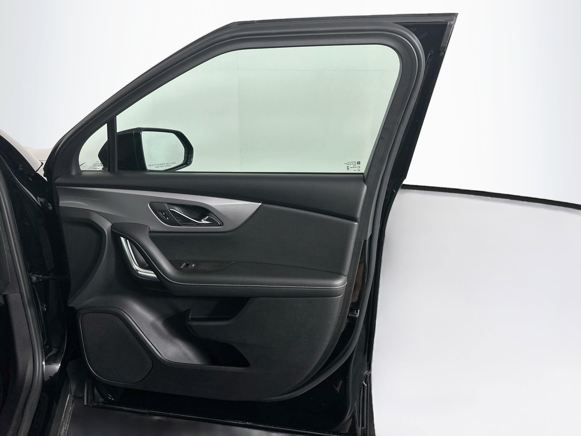 Used 2025 Chevrolet Blazer LT FWD image 31