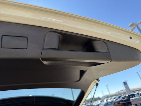 Used 2024 Volkswagen Atlas SE image 25