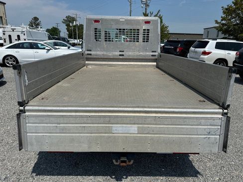 Used 2018 Ford Transit 250 w/ 10' Aluminum Flatbed image 17