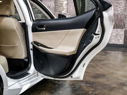 Used 2018 Lexus IS 300 w/ Comfort Package image 51