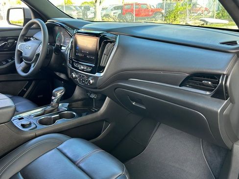 Used 2023 Chevrolet Traverse RS image 37