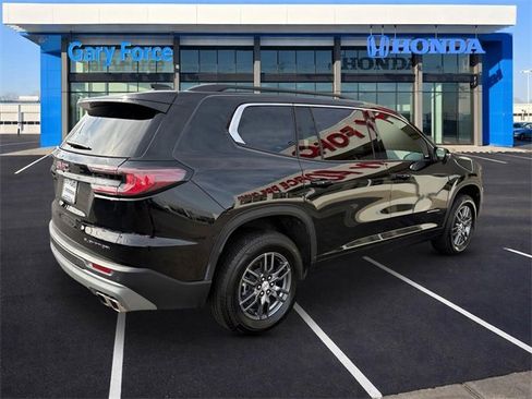 Used 2025 GMC Acadia Elevation image 2