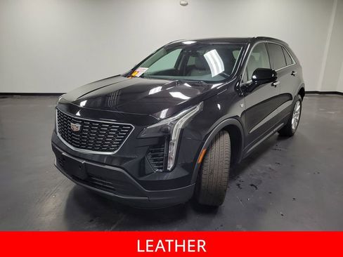 Used 2023 Cadillac XT4 Luxury w/ Cold Weather Package image 4