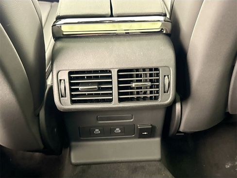 New 2026 Land Rover Range Rover Velar Dynamic SE image 25