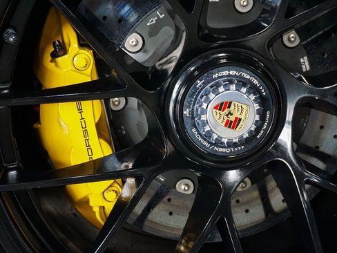 Used 2019 Porsche 911 4 Coupe image 40