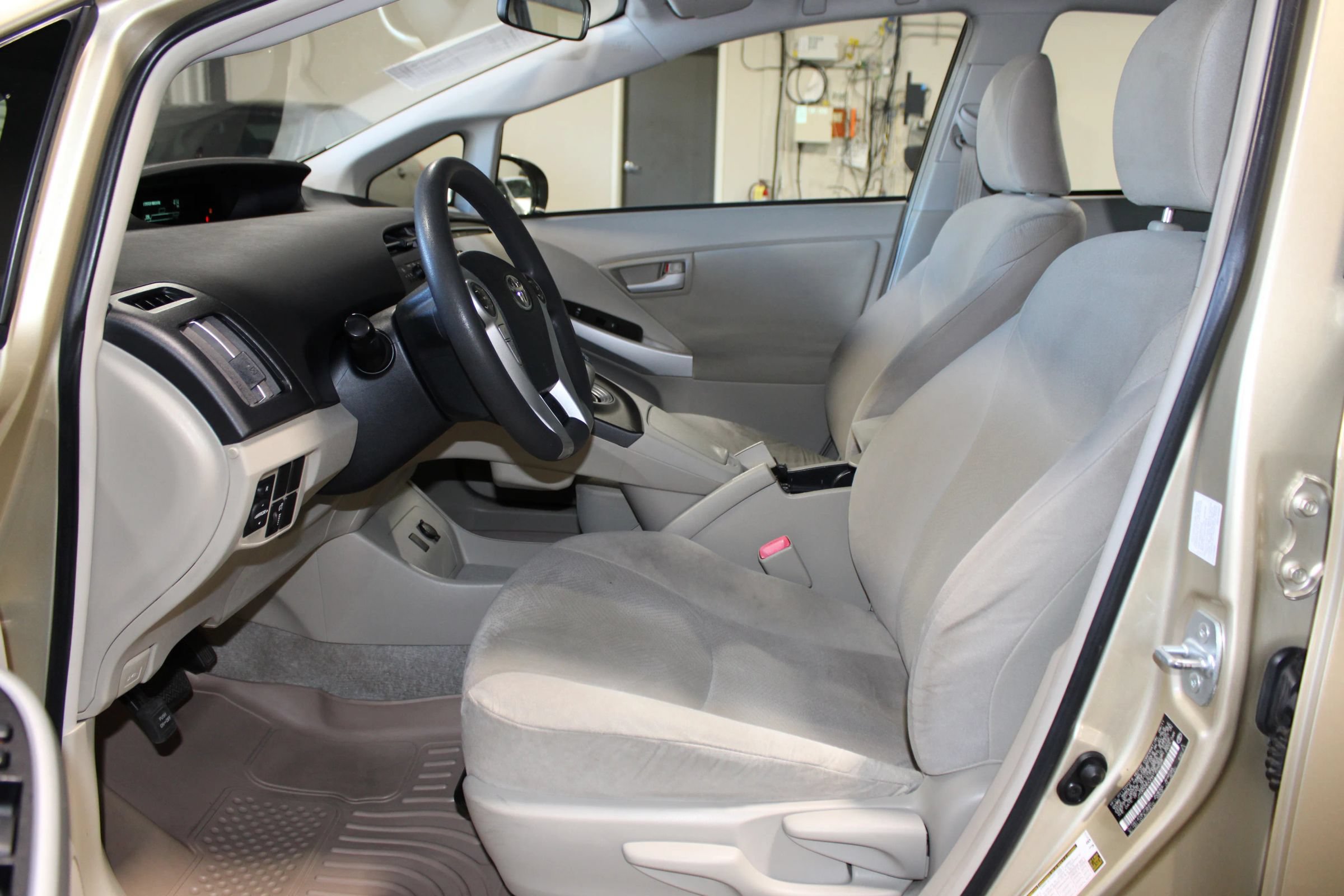Used 2011 Toyota Prius Three w/ Navigation Pkg FWD image 9
