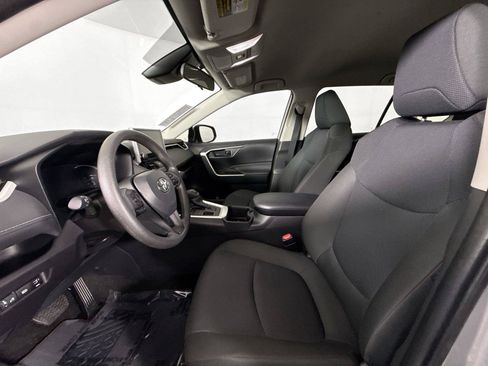 Used 2025 Toyota RAV4 LE AWD/4WD image 6