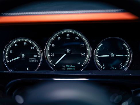 Used 2018 Rolls-Royce Phantom Sedan RWD image 32