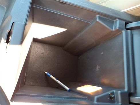 Used 2022 Chevrolet Traverse Premier w/ LPO, Floor Liner Package image 31