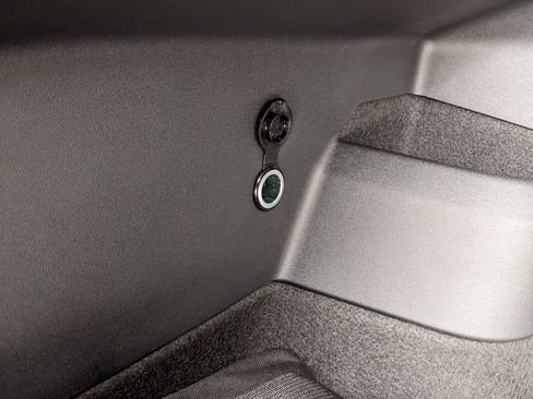 New 2025 Volkswagen Tiguan SE image 28