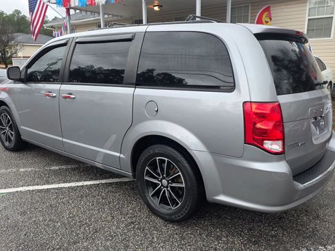 Used 2018 Dodge Grand Caravan GT FWD image 6