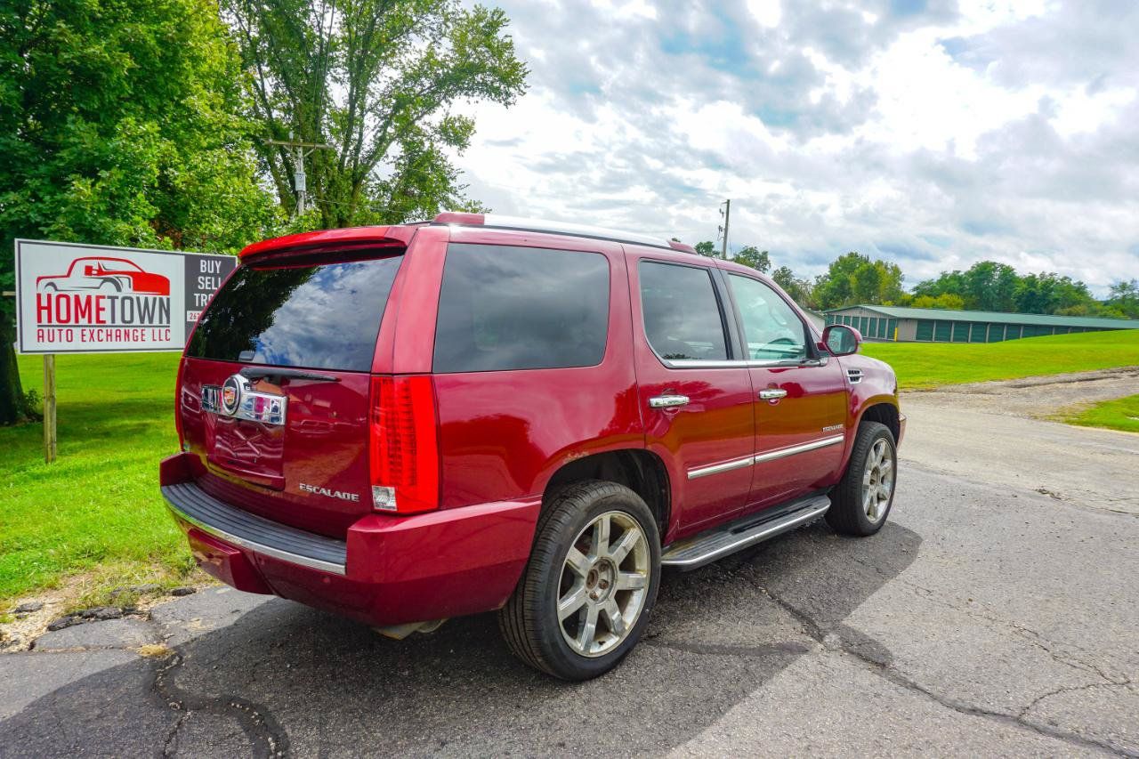 Used 2010 Cadillac Escalade Luxury AWD/4WD image 2