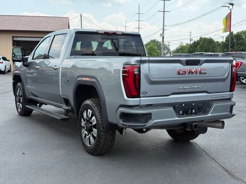 Used 2025 GMC Sierra 3500 Denali w/ Technology Package AWD/4WD image 6
