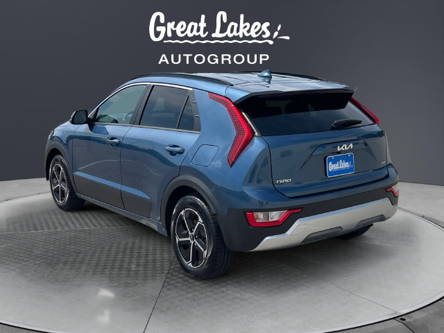 Used 2024 Kia Niro EX FWD image 3
