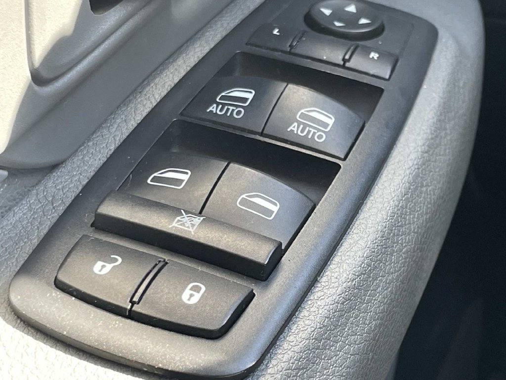 Used 2016 RAM 1500 Classic SLT AWD/4WD image 48