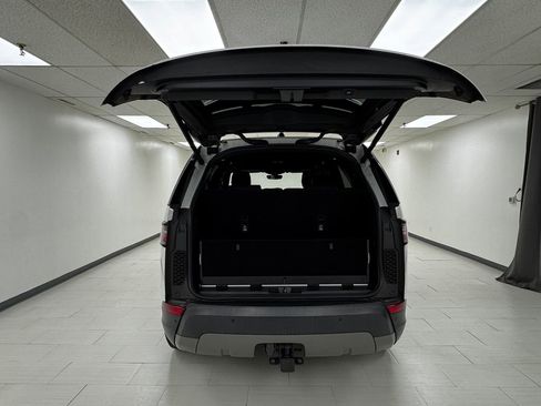 Used 2017 Land Rover Discovery HSE image 39