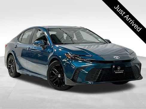 Used 2025 Toyota Camry SE w/ Multimedia Upgrade Package FWD image 1