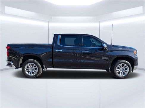 Used 2024 Chevrolet Silverado 1500 LTZ image 2