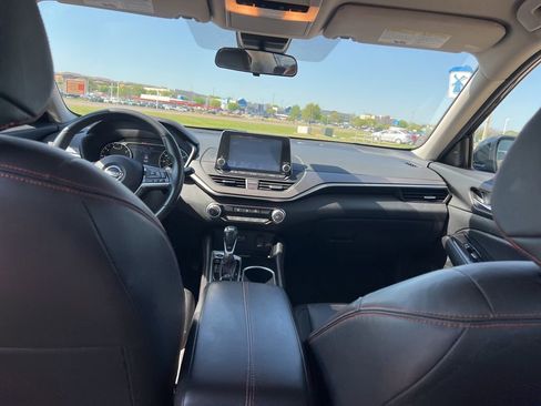 Used 2024 Nissan Altima 2.5 SR FWD image 18