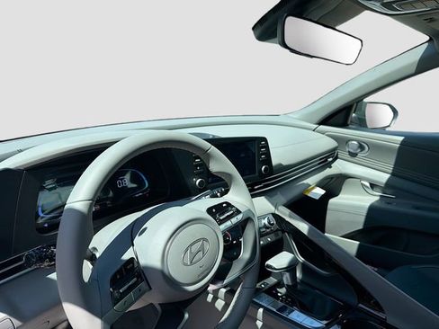 New 2026 Hyundai Elantra SEL Sport Premium FWD image 9