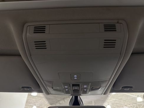 Used 2019 Volkswagen Tiguan SE w/ Panoramic Sunroof Package AWD/4WD image 33