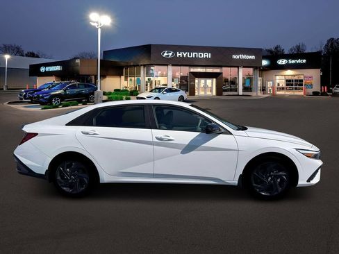 New 2026 Hyundai Elantra Sport image 9