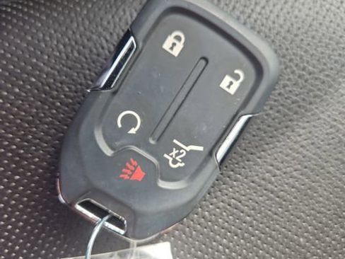 Used 2023 GMC Terrain SLT w/ Tech Package image 30