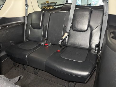Used 2015 INFINITI QX80 2WD w/ Deluxe Technology Package image 18