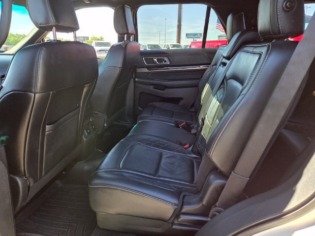 Used 2018 Ford Explorer Platinum AWD/4WD image 6