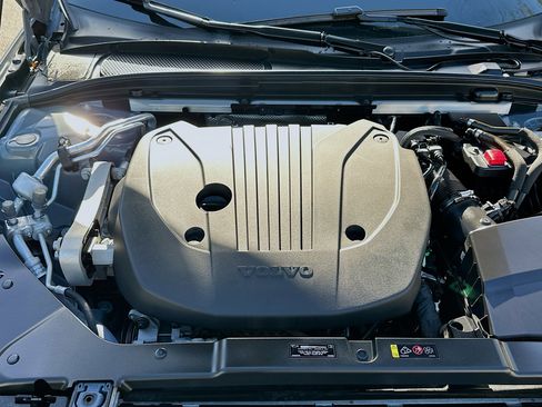 Used 2022 Volvo S60 B5 Inscription image 35