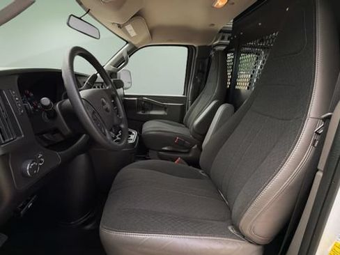 Used 2025 GMC Savana 2500 w/ Driver Convenience Package RWD image 21