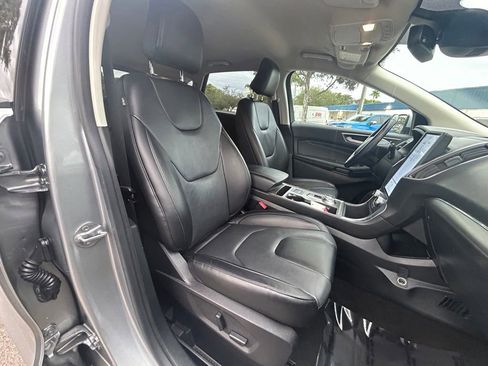 Used 2022 Ford Edge Titanium image 28