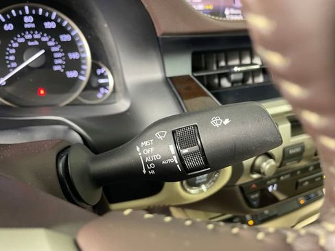 Used 2016 Lexus ES 350 w/ Premium Package w/Wood Trim image 13