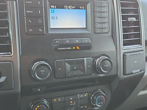 Used 2018 Ford F150 XLT image 15