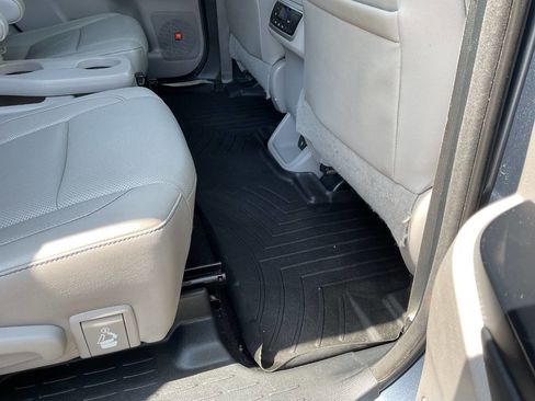 Used 2014 Toyota Highlander Limited w/ Driver Technology Package AWD/4WD image 48