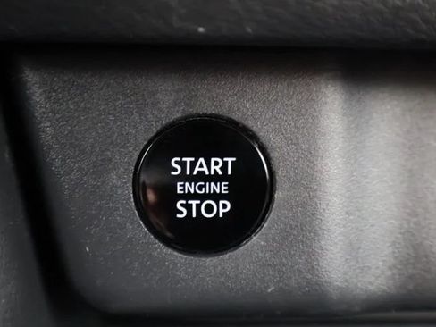 Used 2025 Nissan Rogue SV FWD image 29