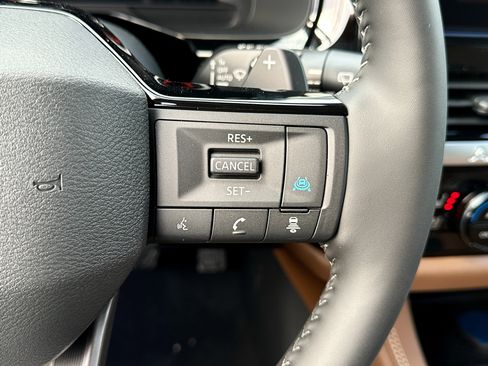 New 2026 Nissan Pathfinder Platinum image 24