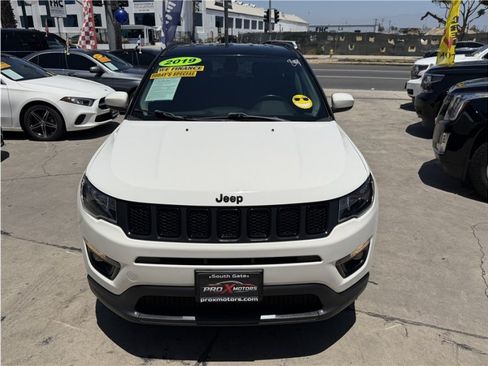 Used 2019 Jeep Compass Latitude FWD image 9