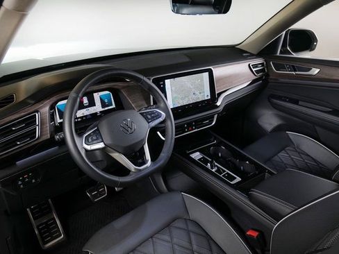 Used 2026 Volkswagen Atlas SEL Premium R-Line image 3