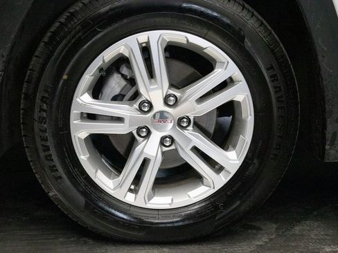 Used 2024 GMC Terrain SLE image 8