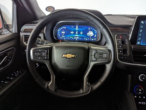Used 2023 Chevrolet Suburban Premier image 93