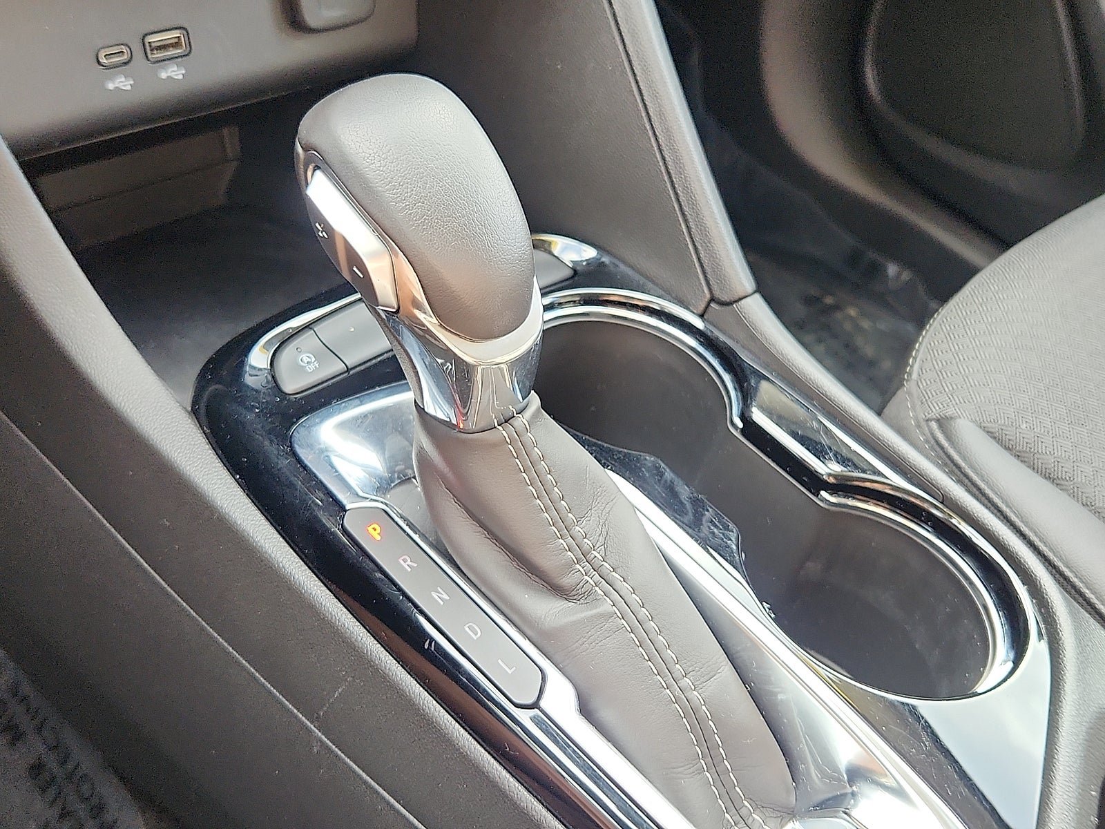 Certified 2024 Buick Encore GX Preferred FWD image 18