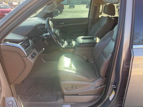 Used 2019 Chevrolet Suburban Premier image 10