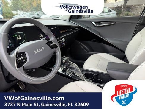 Used 2023 Kia Niro EX Touring image 19
