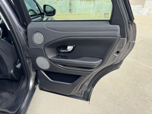 Used 2017 Land Rover Range Rover Evoque SE image 26