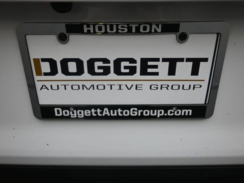 Used 2021 Toyota RAV4 LE image 2